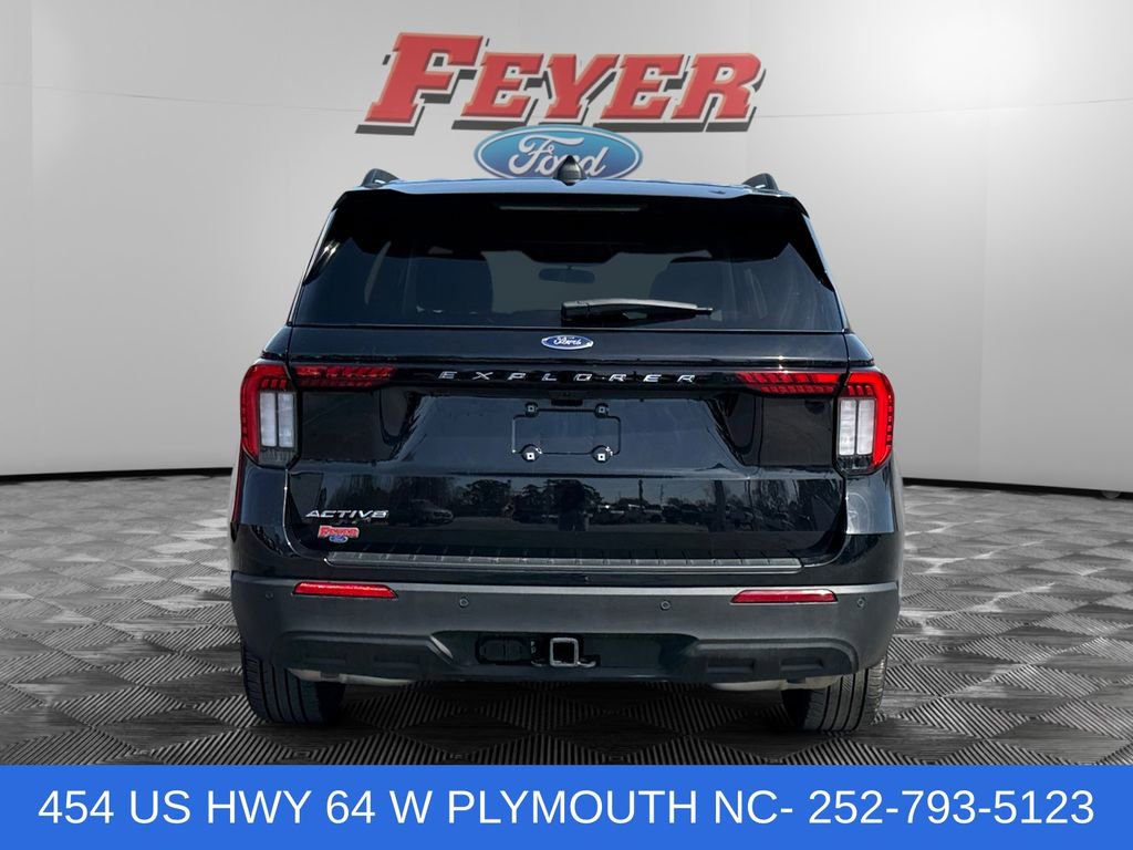 Certified 2025 Ford Explorer Active RWD image 4