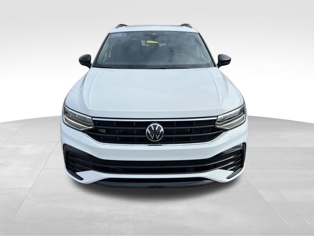 Used 2022 Volkswagen Tiguan SE R-Line image 3