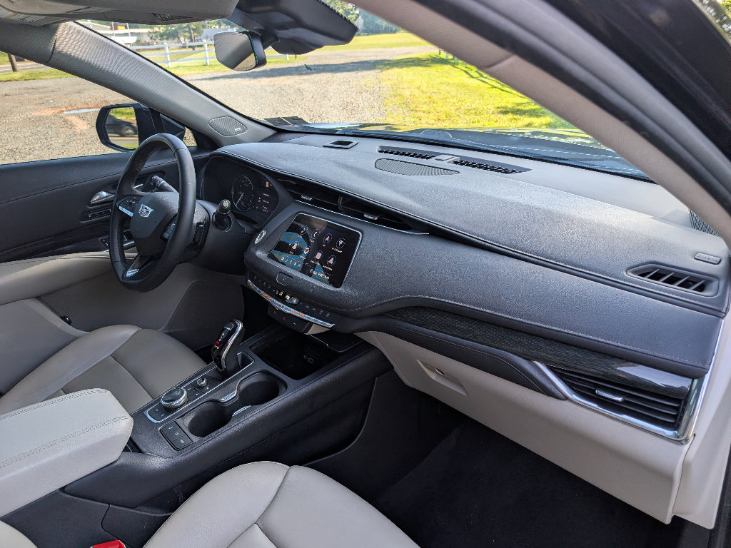 Used 2020 Cadillac XT4 Premium Luxury w/ Driver Awareness Package FWD image 33