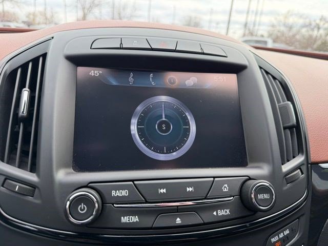 Used 2017 Buick Regal Sport Touring image 31