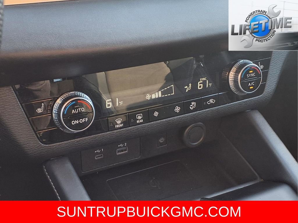 Used 2024 Mitsubishi Outlander SE image 11