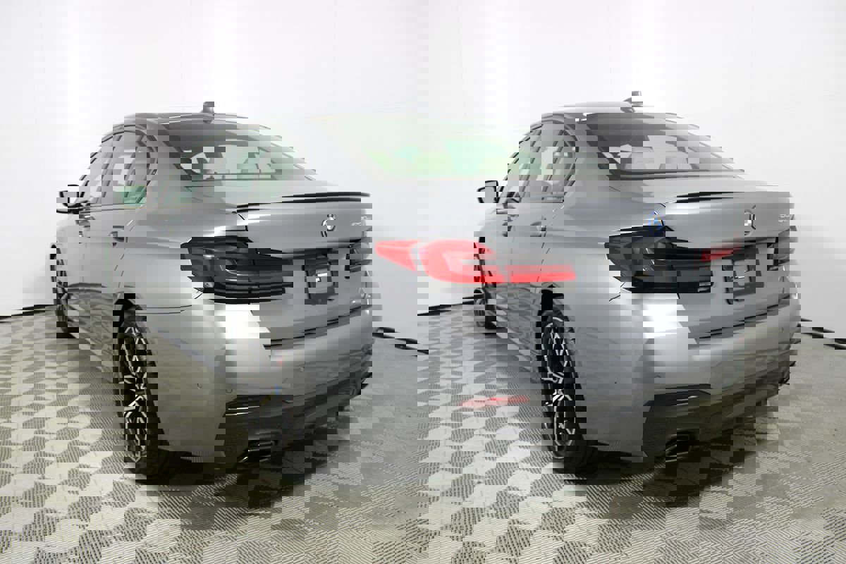 Used 2023 BMW 530e 530e w/ M Sport Package image 41