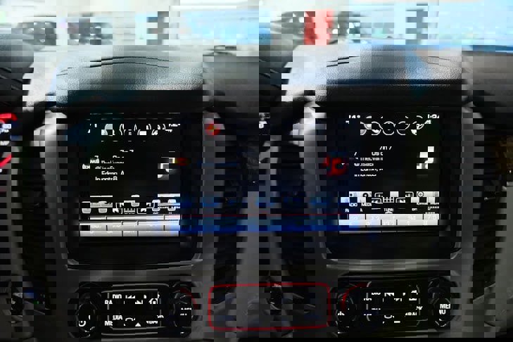 Used 2016 GMC Yukon Denali w/ Open Road Package image 30