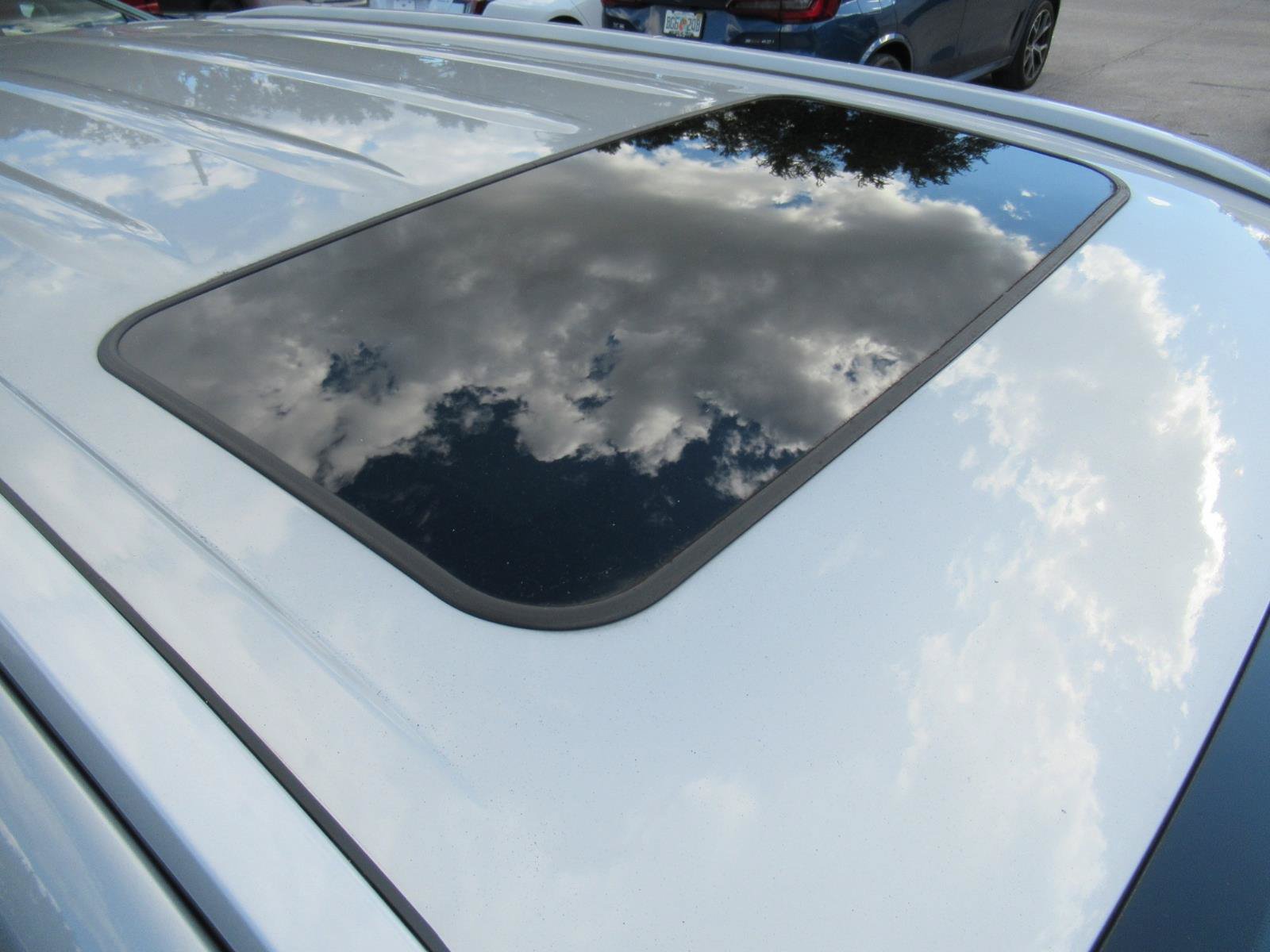 Used 2023 Toyota Highlander XLE FWD image 10