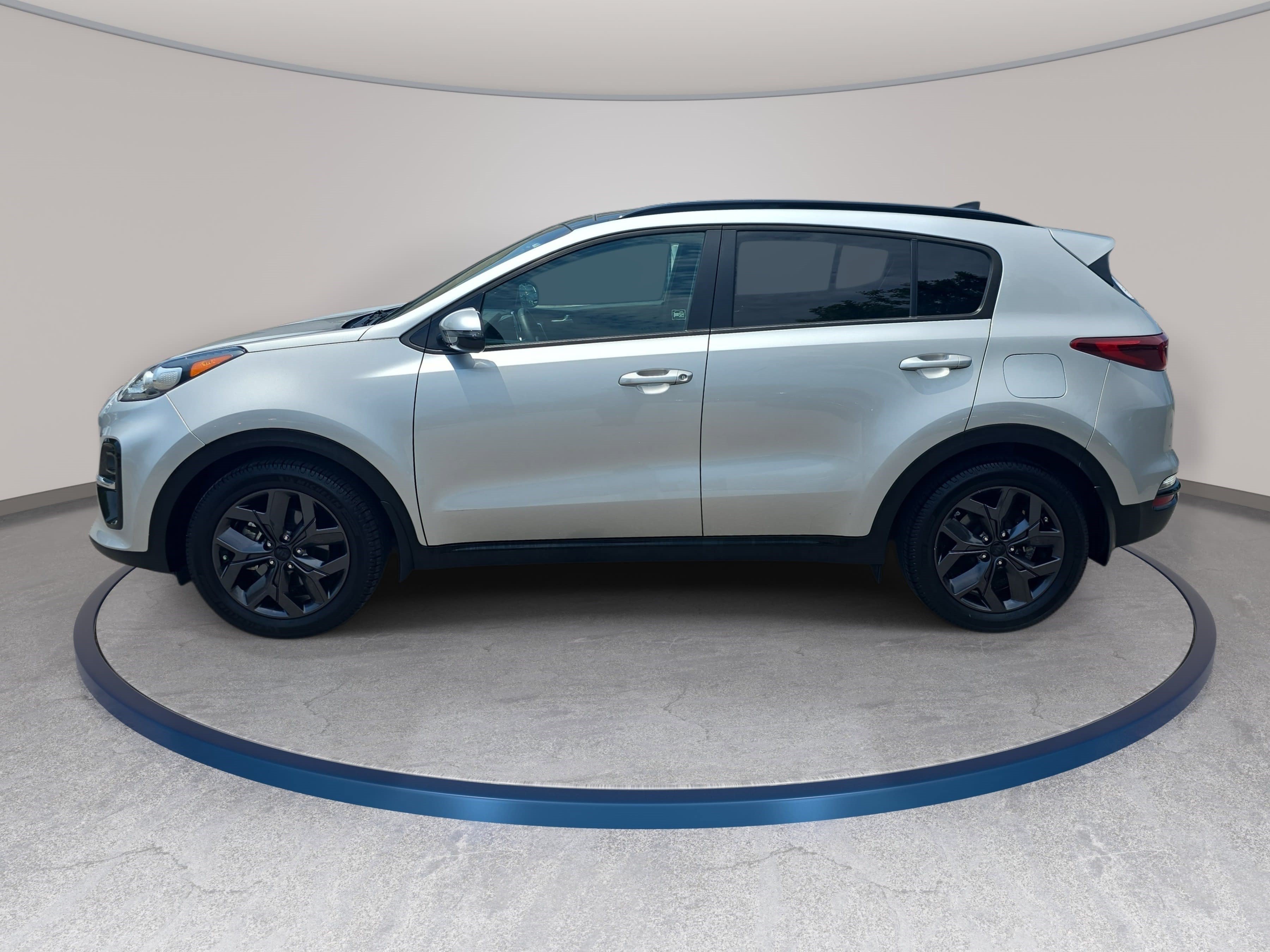 Used 2022 Kia Sportage Nightfall Edition FWD image 5