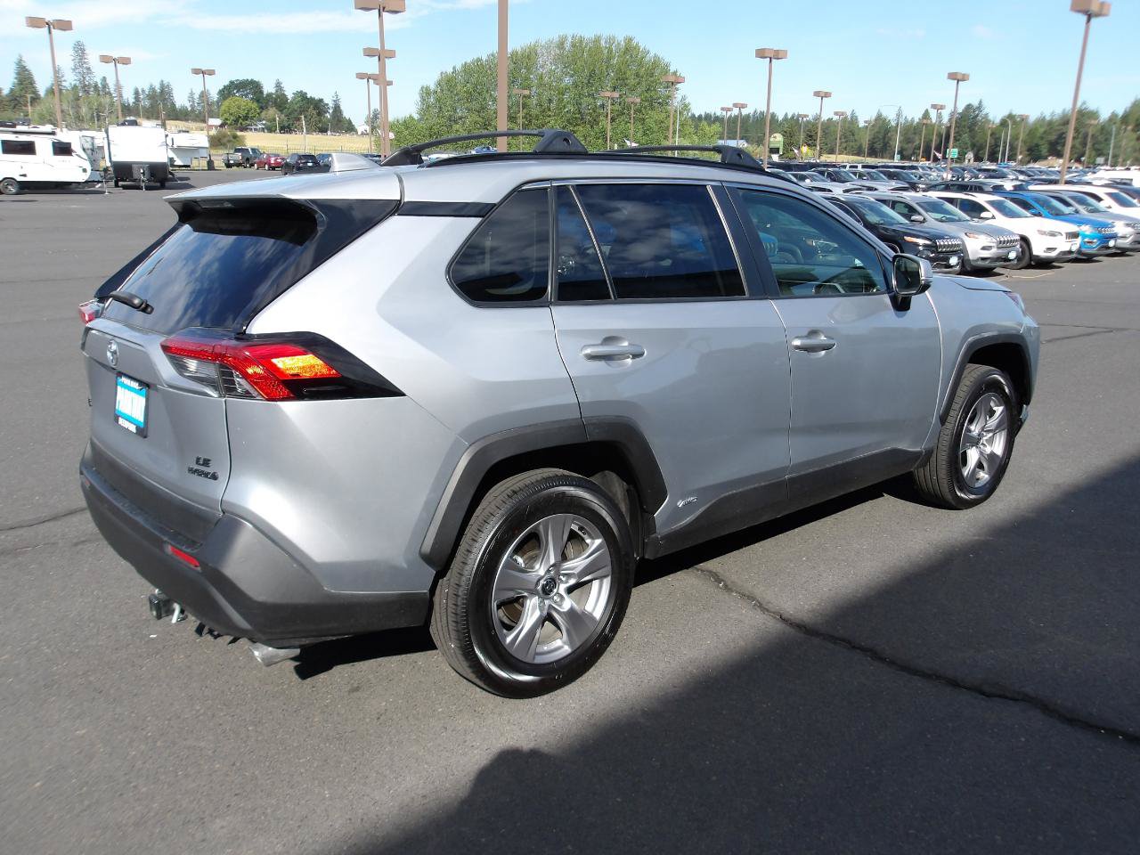 Used 2025 Toyota RAV4 LE AWD/4WD image 5