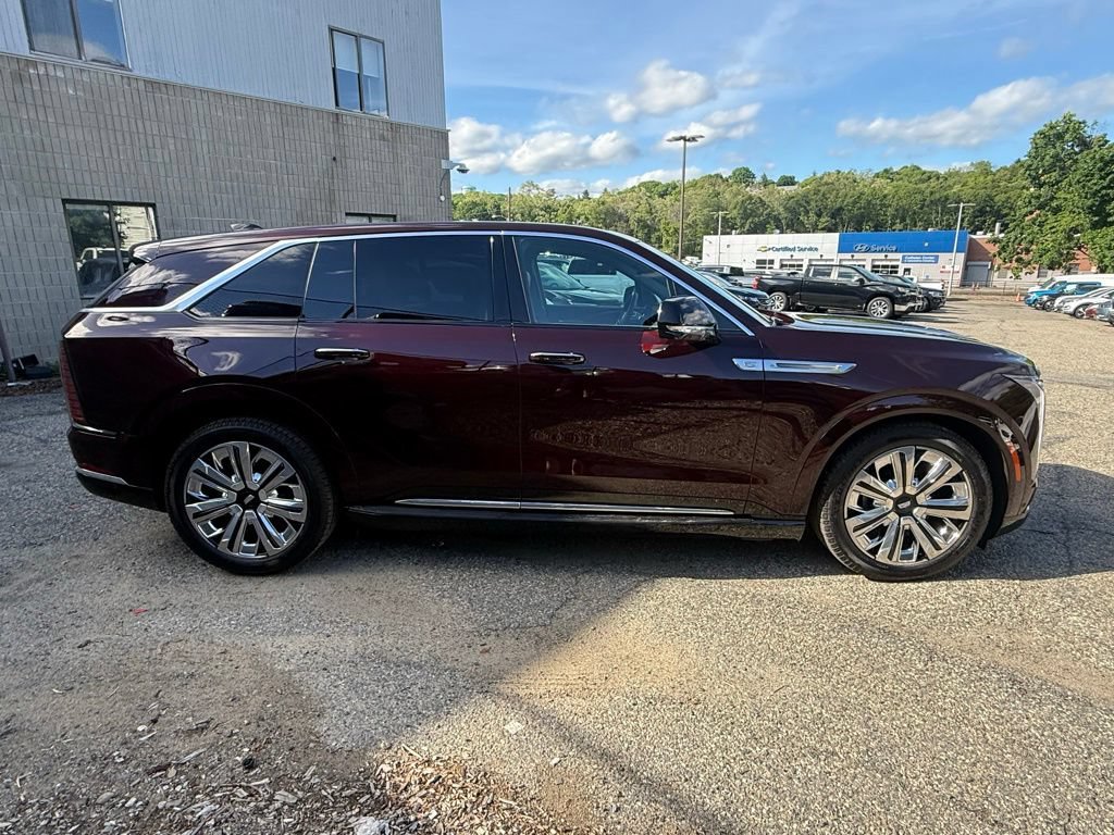 Used 2025 Cadillac Escalade IQ Luxury 1 w/ LPO, Radiant Package AWD/4WD image 8