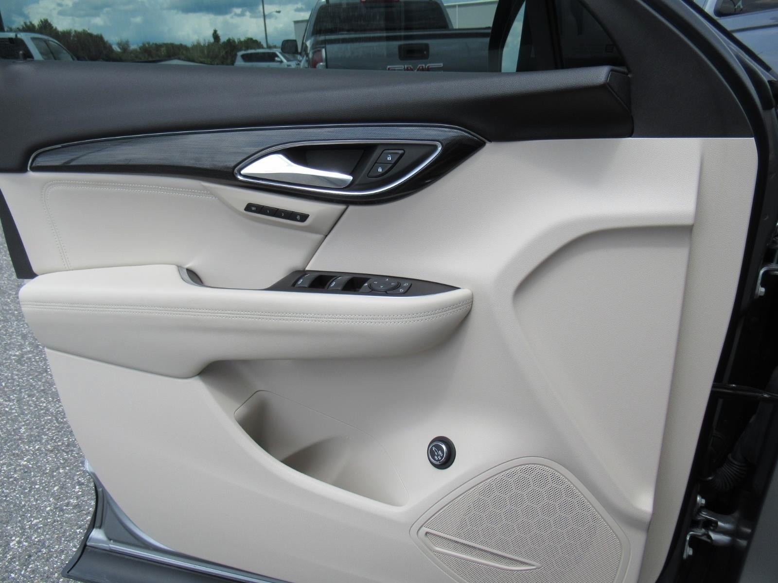 Used 2023 Buick Envision Essence AWD/4WD image 19
