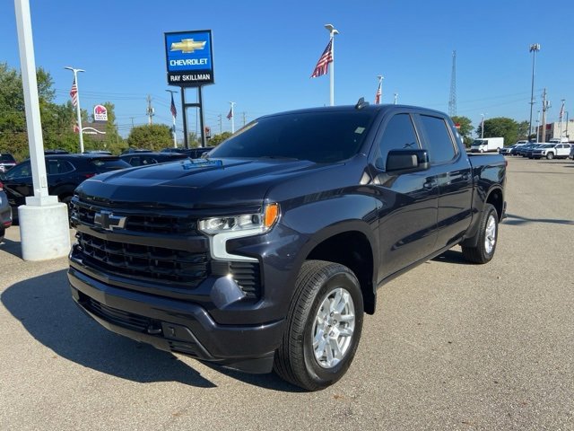 Used 2023 Chevrolet Silverado 1500 RST image 2
