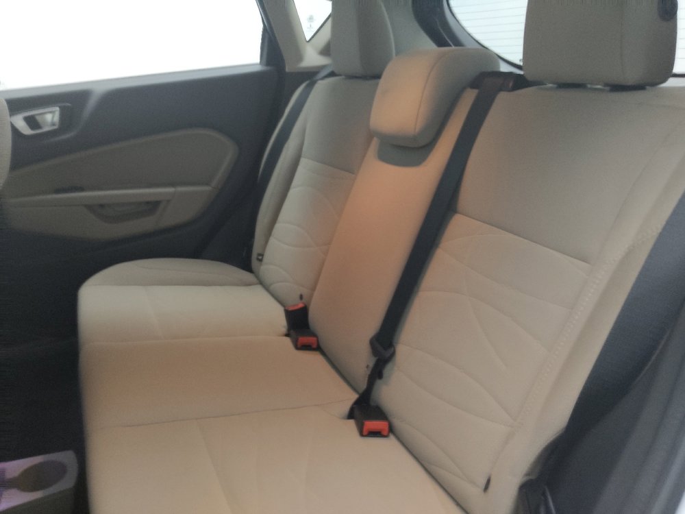 Used 2016 Ford Fiesta SE image 18