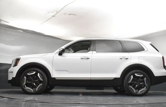 Certified 2025 Kia Telluride S FWD image 38
