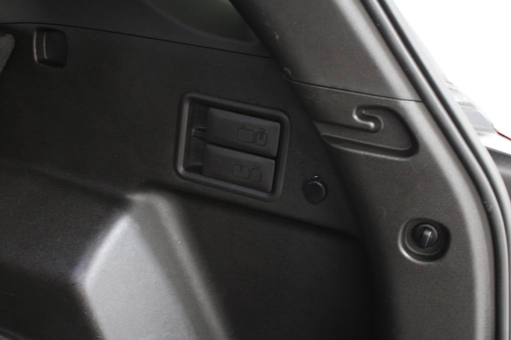 Used 2019 Chevrolet Equinox LT image 21