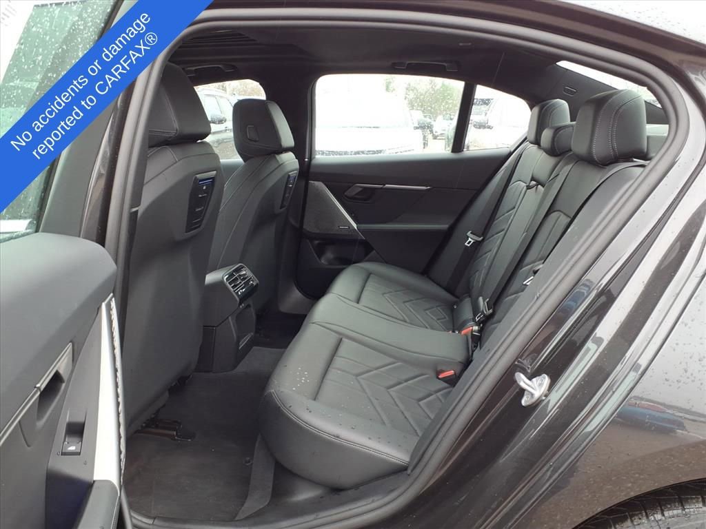 Used 2025 BMW 530i xDrive w/ Premium Package image 10