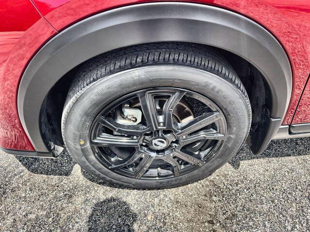 Used 2023 Nissan Kicks SR w/ SR Premium Package FWD image 32