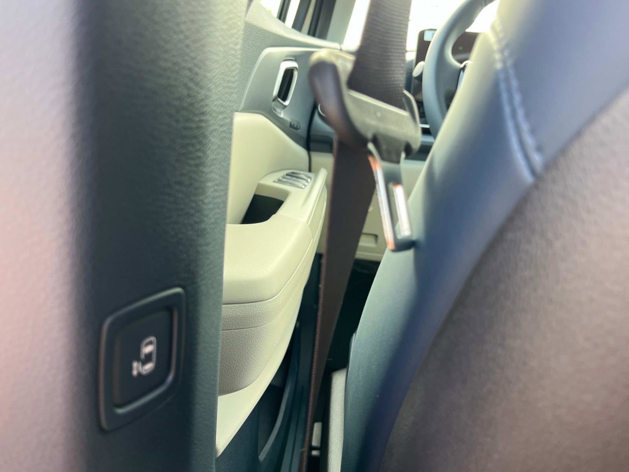 New 2026 Kia Carnival EX FWD image 17