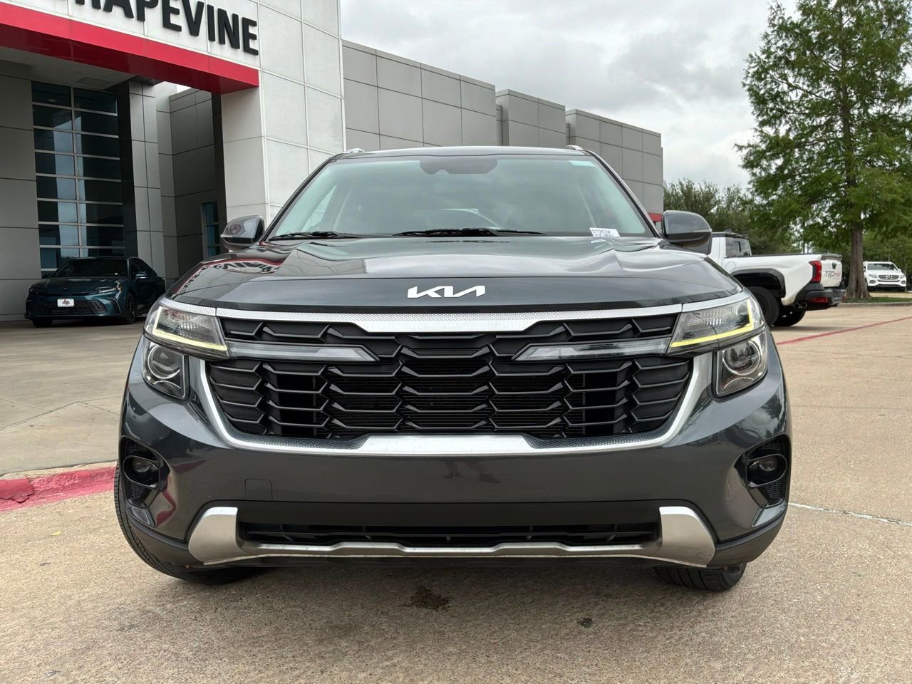 Used 2025 Kia Seltos S image 3