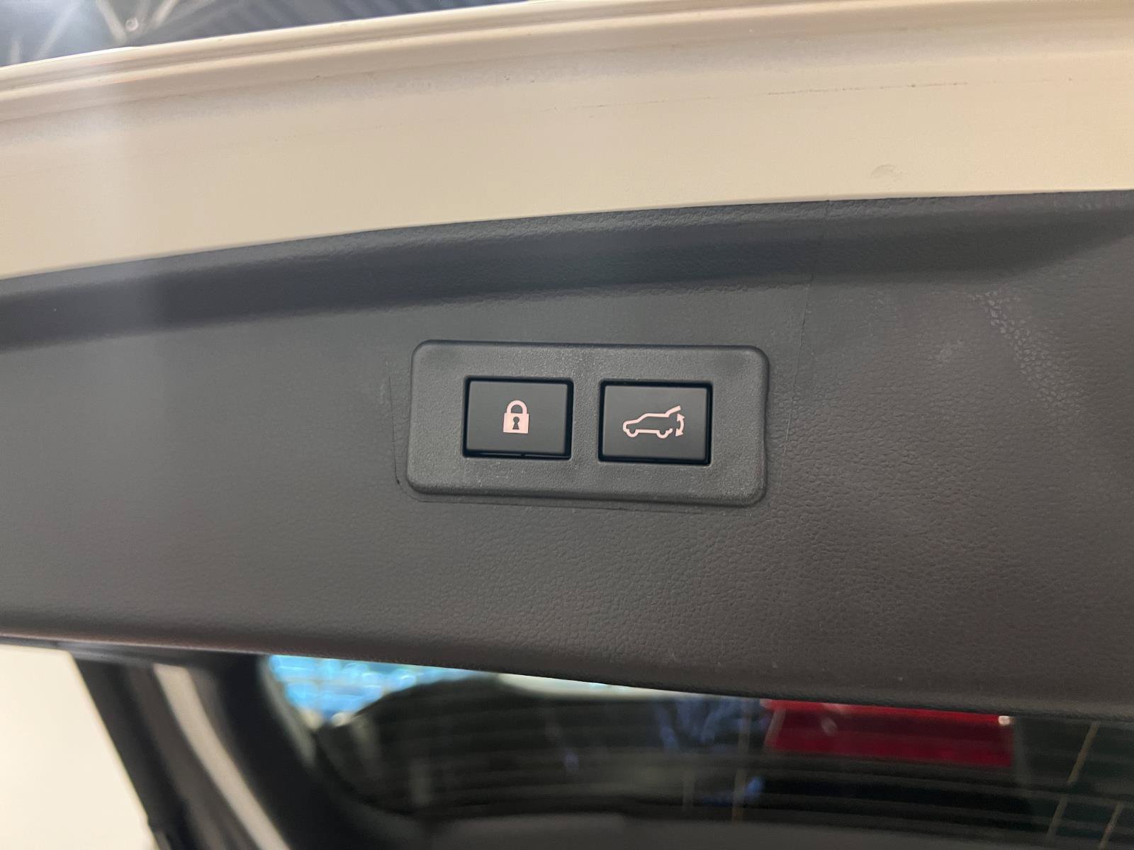 Used 2024 Subaru Outback Premium AWD/4WD image 31