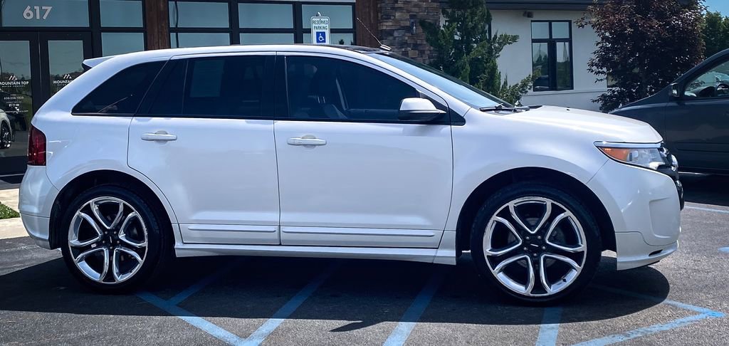 Used 2013 Ford Edge Sport w/ Driver Entry Pkg FWD image 2