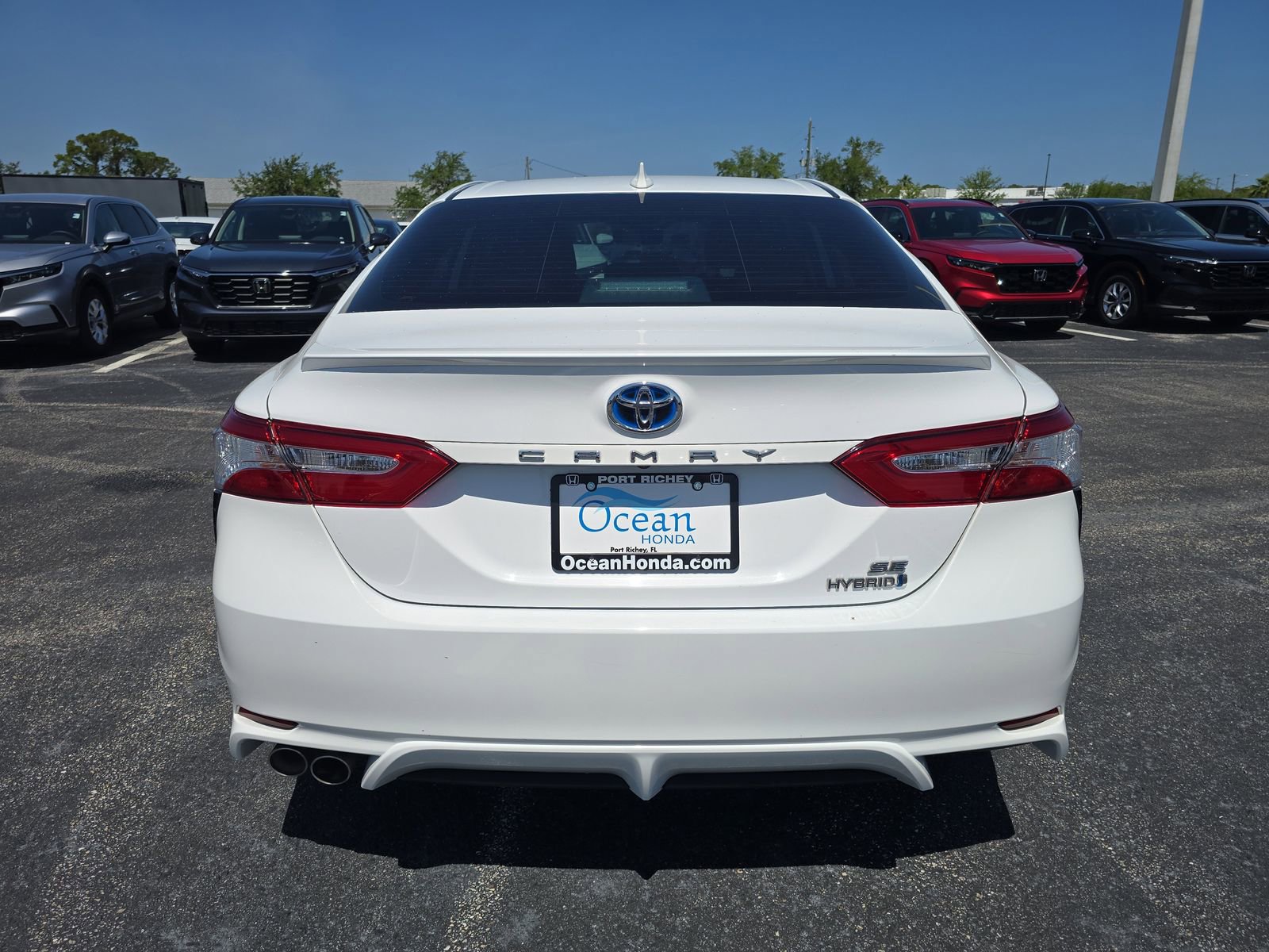 Used 2020 Toyota Camry SE FWD image 5