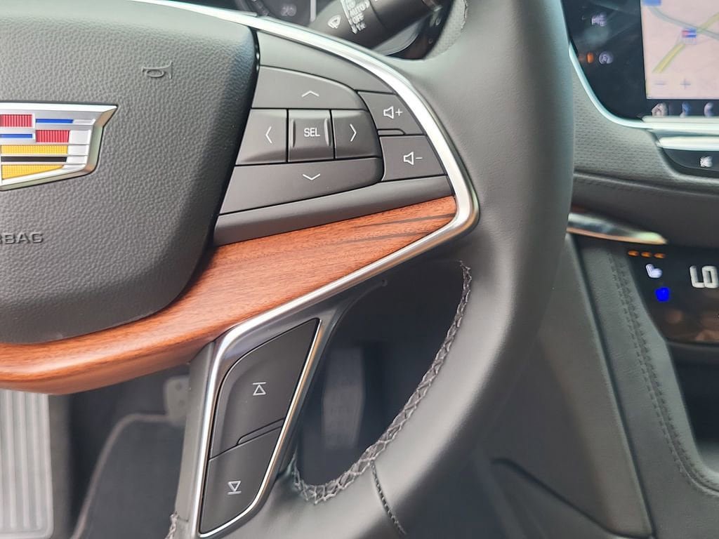 New 2025 Cadillac XT5 Premium Luxury w/ Technology Package AWD/4WD image 17