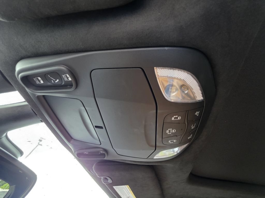 Used 2022 Chrysler Pacifica Pinnacle FWD image 39