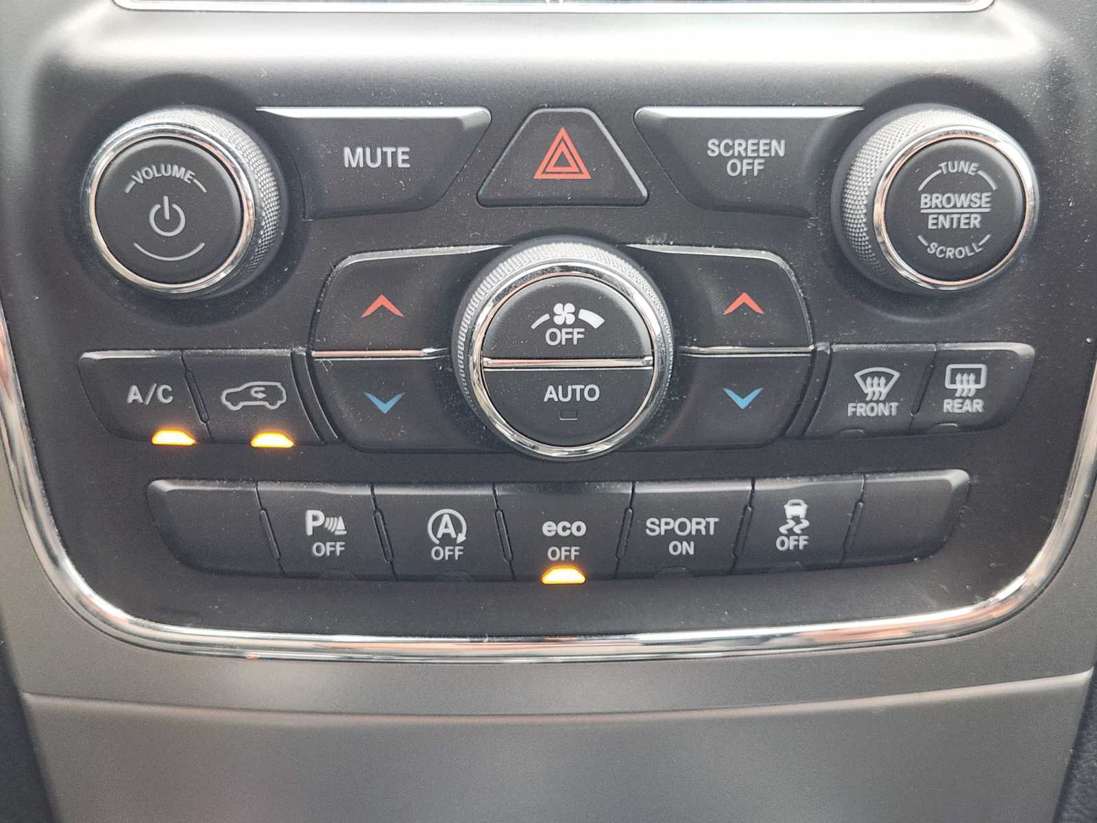 Used 2018 Jeep Grand Cherokee Altitude RWD image 18