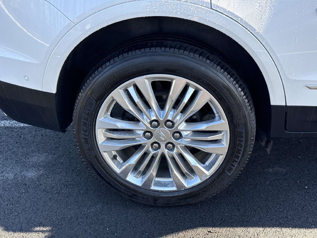 Used 2017 Cadillac XT5 Premium Luxury w/ Driver Assist Package FWD image 14