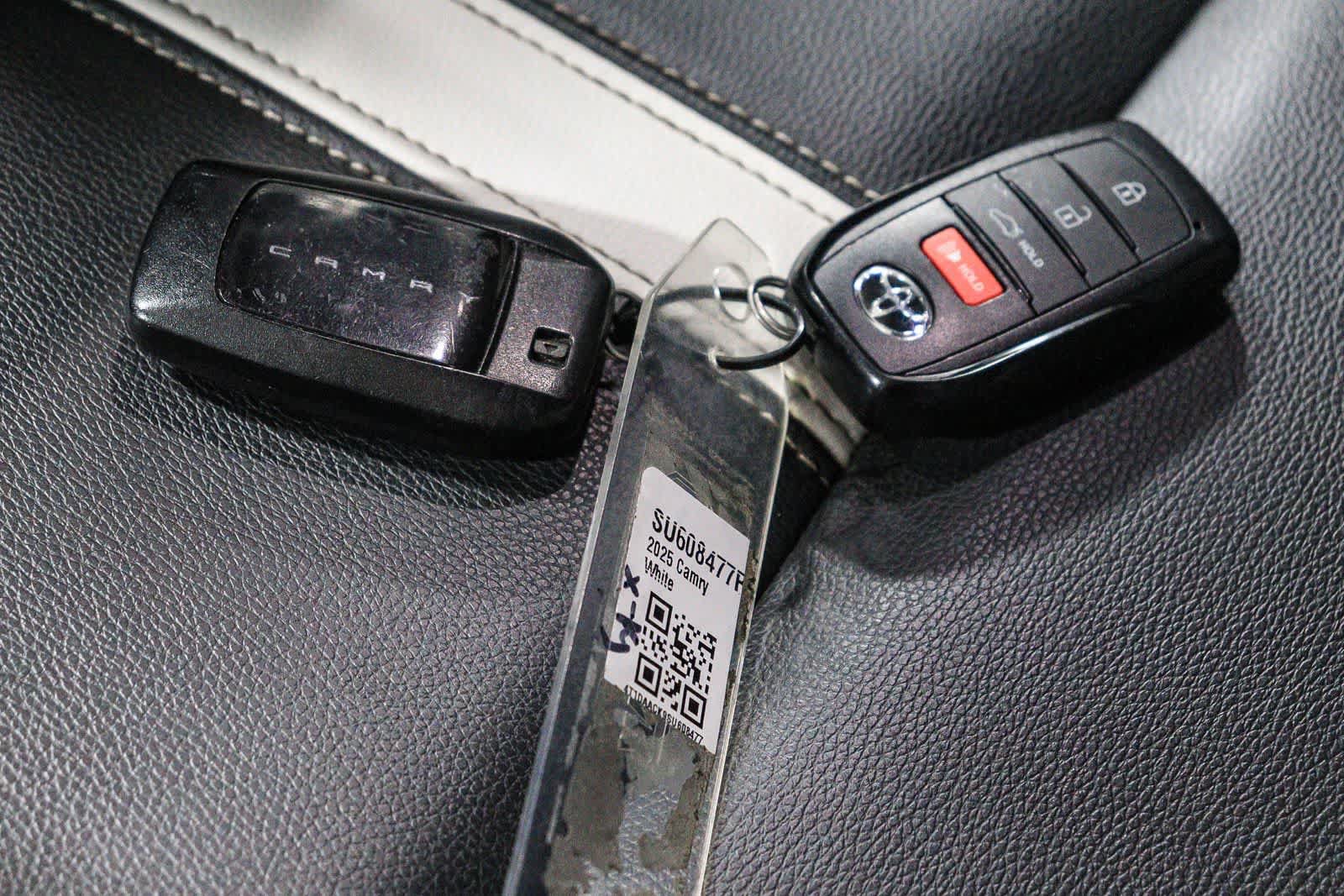 Used 2025 Toyota Camry SE w/ Convenience Package FWD image 27
