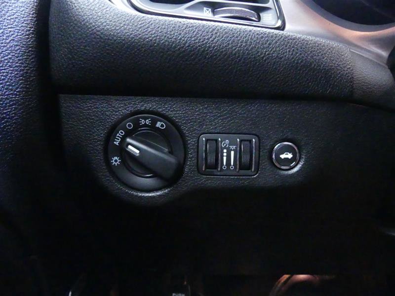 Used 2023 Dodge Challenger SXT image 20