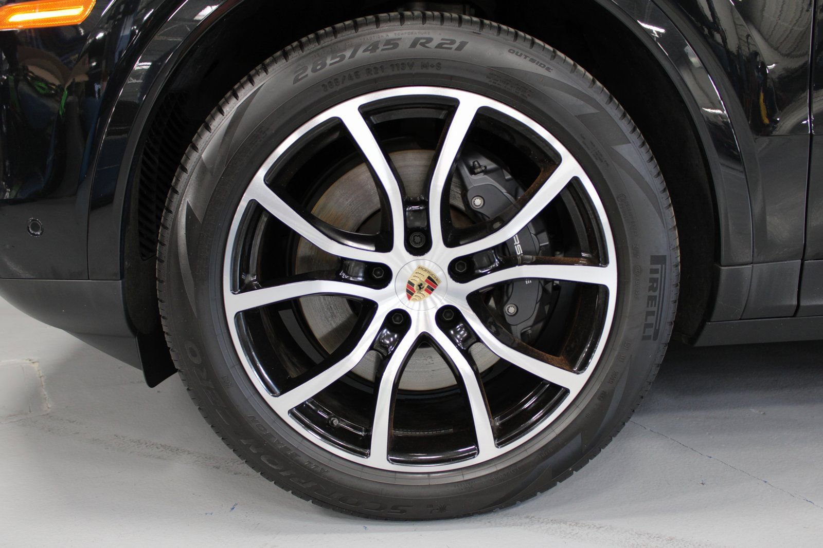 Certified 2025 Porsche Cayenne image 11