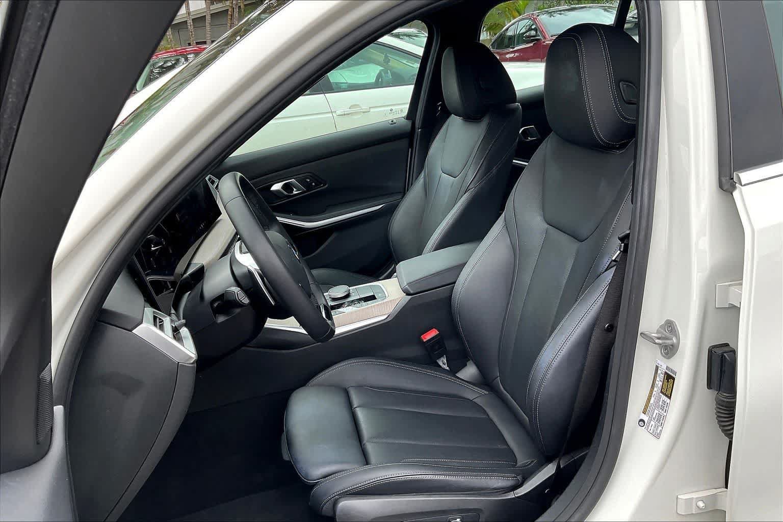 Used 2025 BMW 330i Sedan RWD image 11