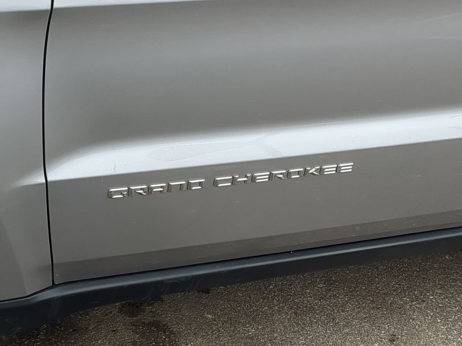 Used 2015 Jeep Grand Cherokee Limited image 18