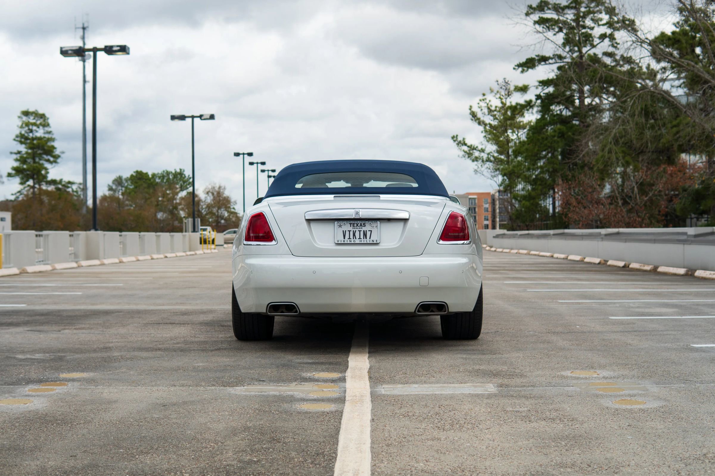 Used 2017 Rolls-Royce Dawn RWD image 9