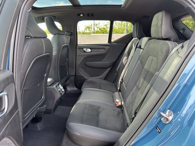 Certified 2023 Volvo XC40 B5 Ultimate w/ Climate Package AWD/4WD image 13