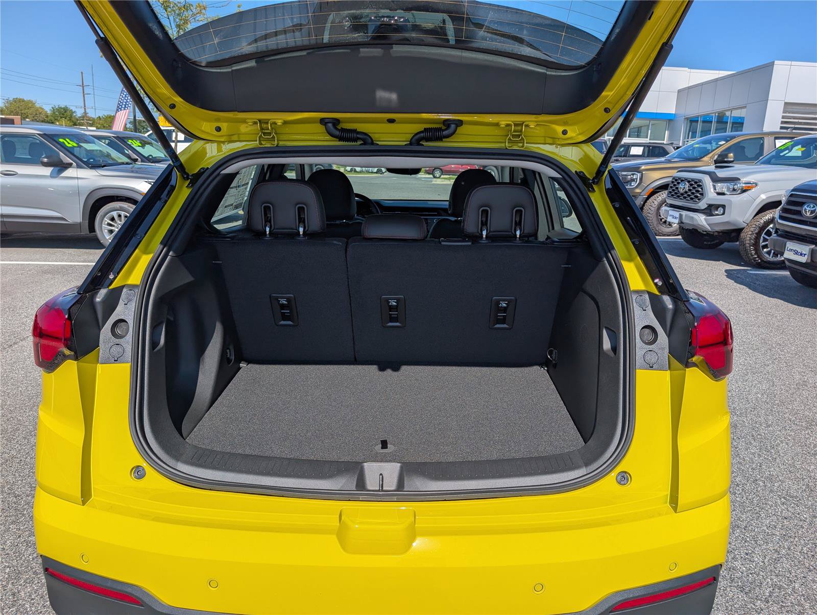 New 2027 Chevrolet Bolt RS w/ Technology Package FWD image 9