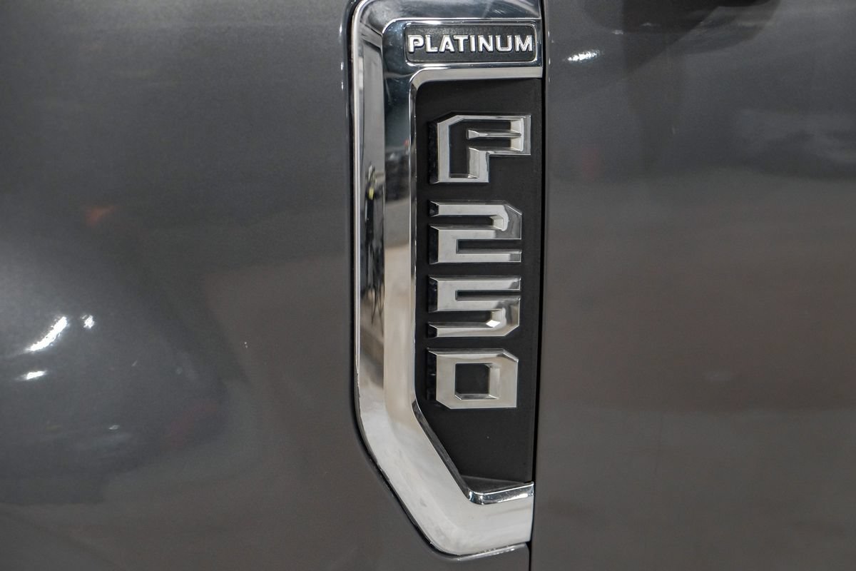 Used 2022 Ford F250 Platinum w/ FX4 Off-Road Package AWD/4WD image 53