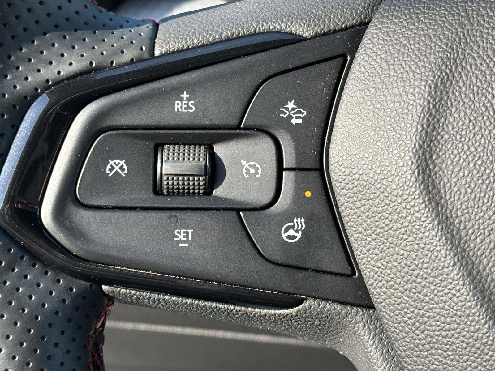 Used 2025 Chevrolet Trax RS w/ Driver Confidence Package image 12