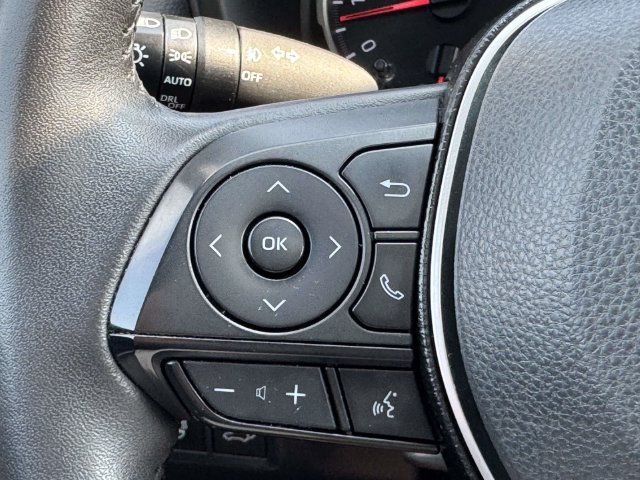 Used 2020 Toyota RAV4 XLE Premium AWD/4WD image 23