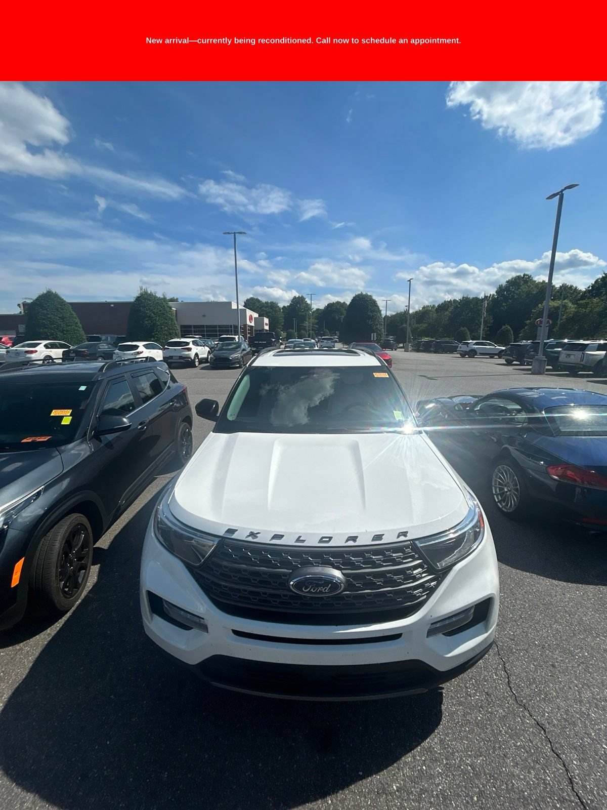 Used 2022 Ford Explorer XLT w/ Equipment Group 202A AWD/4WD image 8