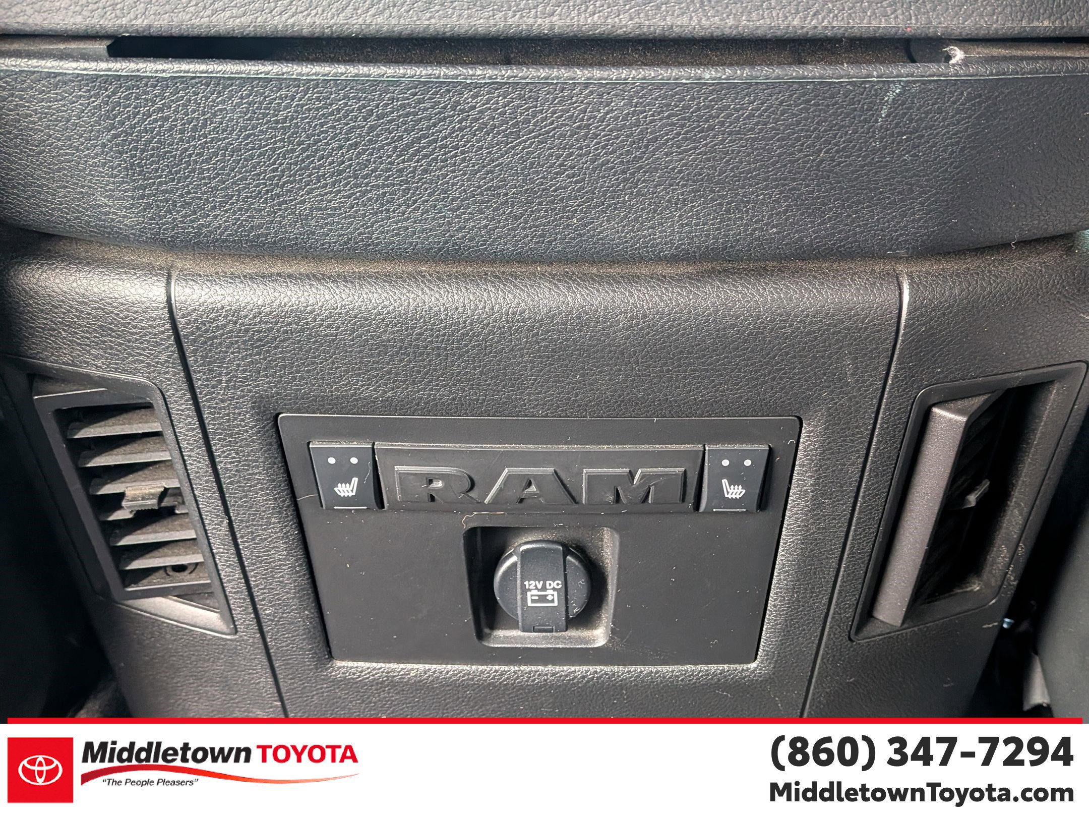 Used 2017 RAM 1500 Laramie w/ Convenience Group image 31