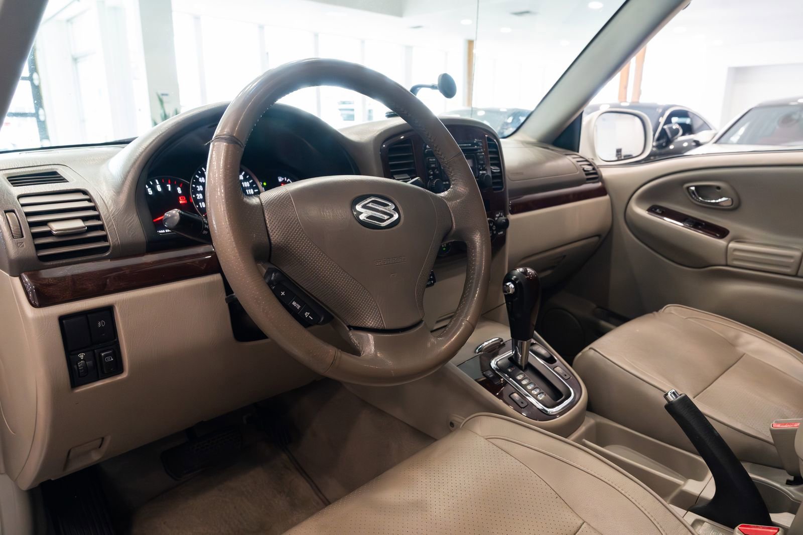 Used 2005 Suzuki XL7 LX image 8