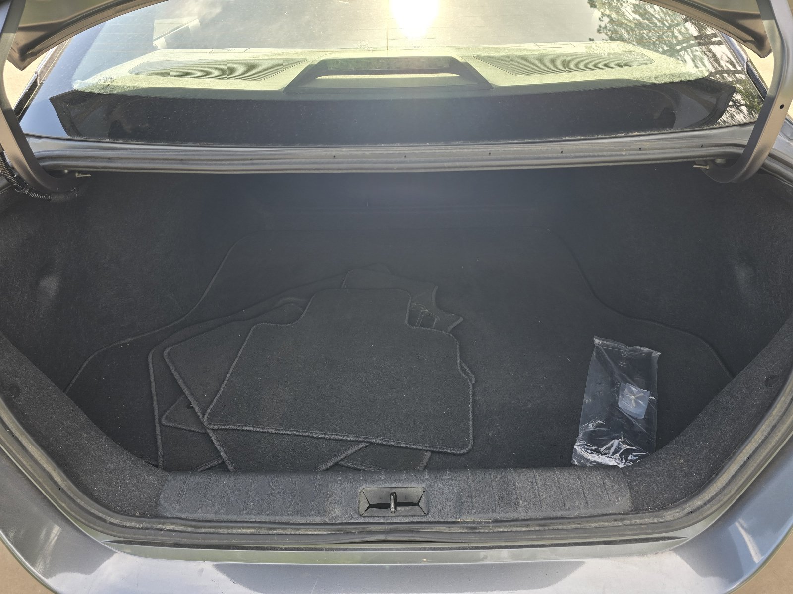 Certified 2025 Nissan Kicks SR w/ Illumination Package FWD image 26
