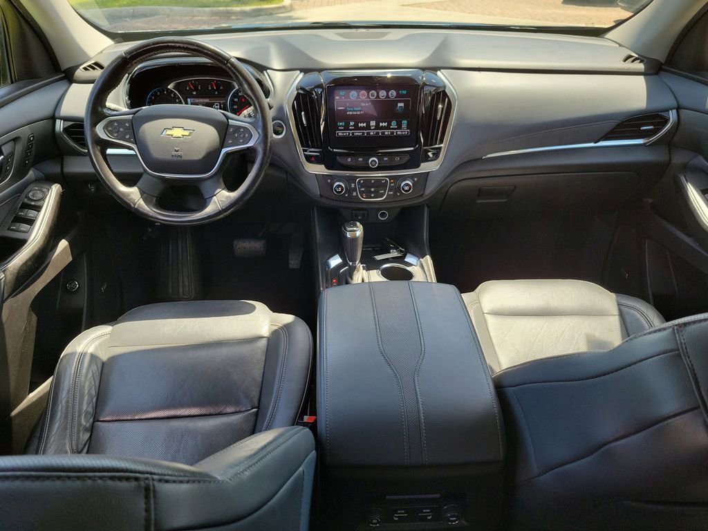 Used 2018 Chevrolet Traverse Premier w/ Driver Confidence II Package FWD image 17