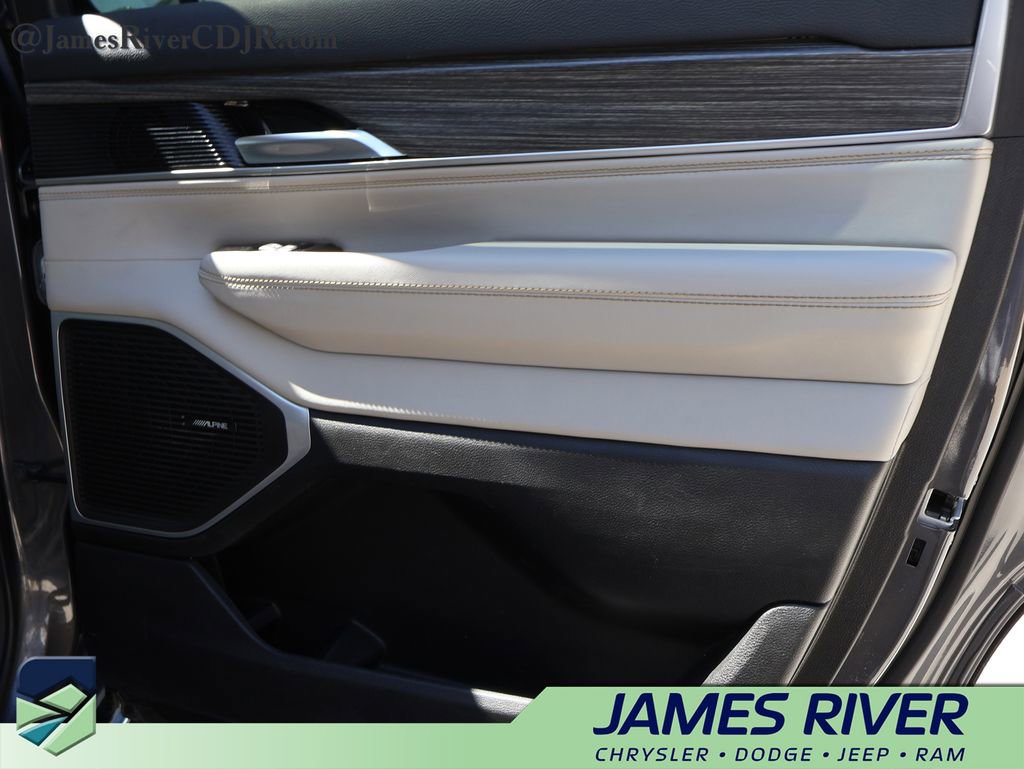 Used 2024 Jeep Wagoneer Series II w/ Flexible Seating Group image 11