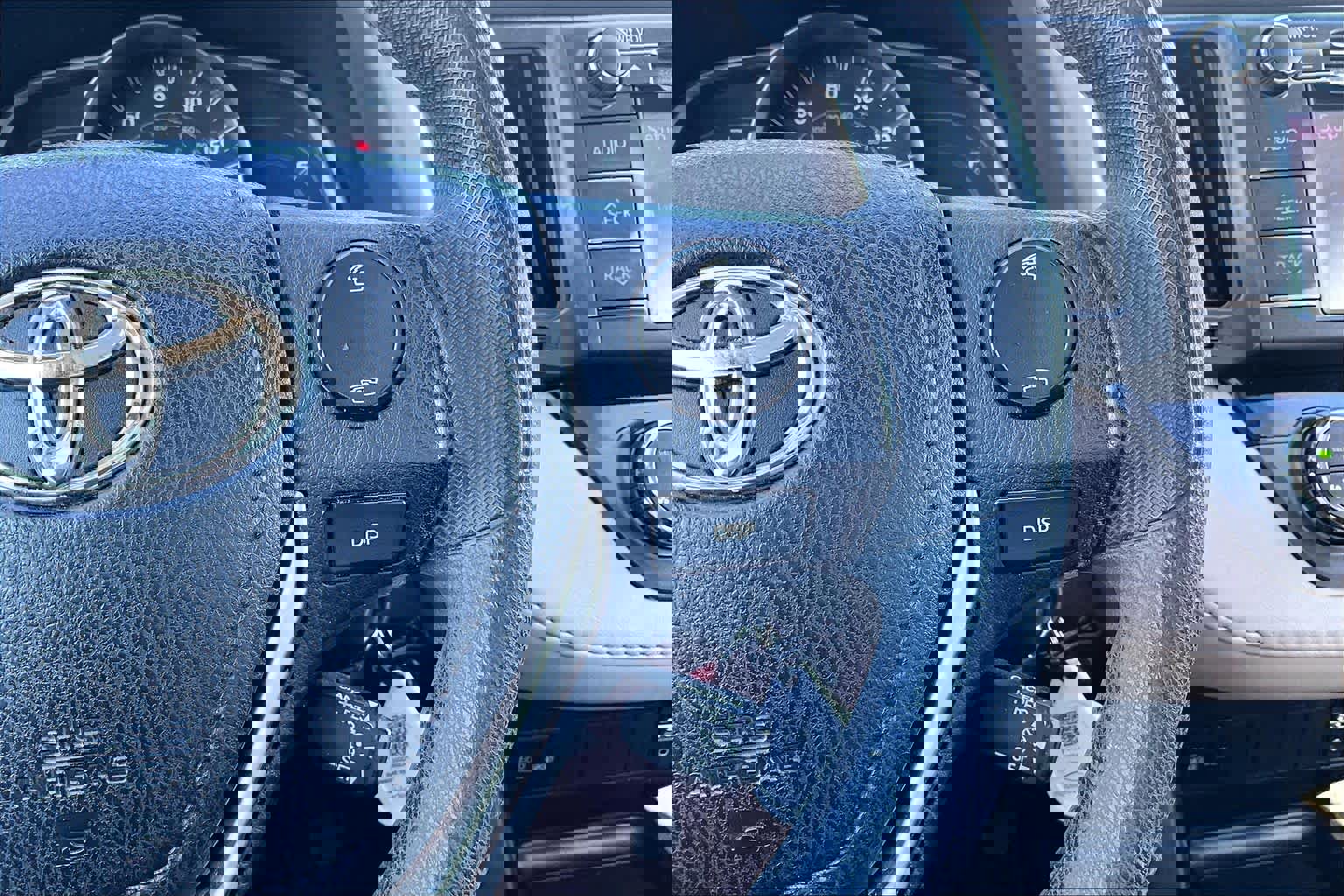 Used 2013 Toyota RAV4 XLE image 22