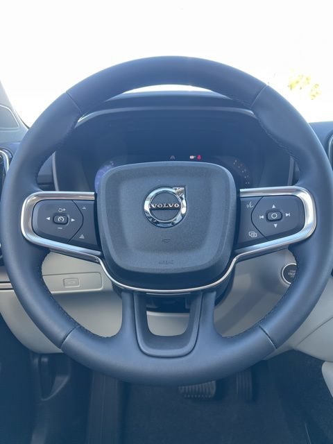 New 2026 Volvo XC40 B5 Plus w/ Protection Package Premier AWD/4WD image 13