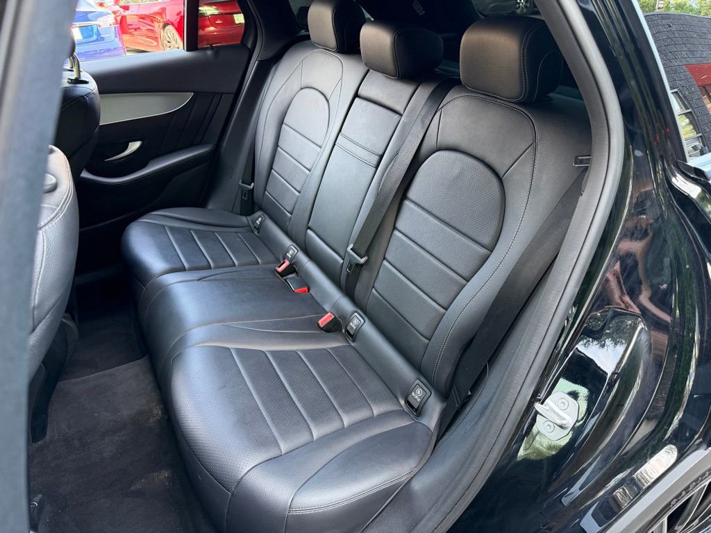 Used 2019 Mercedes-Benz GLC 300 4MATIC image 31