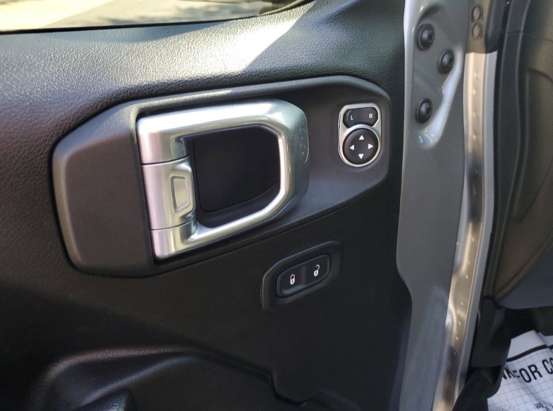 Used 2021 Jeep Wrangler Sport S image 12