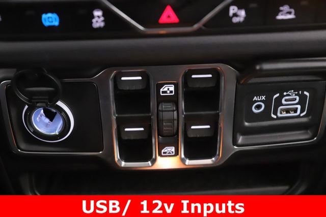 Used 2025 Jeep Wrangler Unlimited Sahara w/ Safety Group image 23