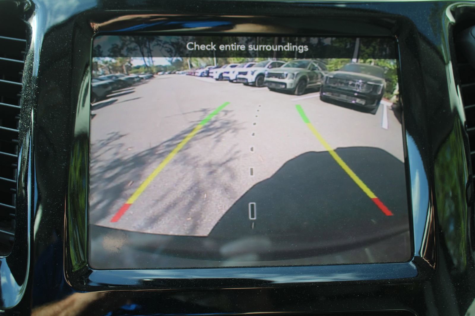 Used 2019 Jeep Cherokee Limited w/ Technology Group image 48